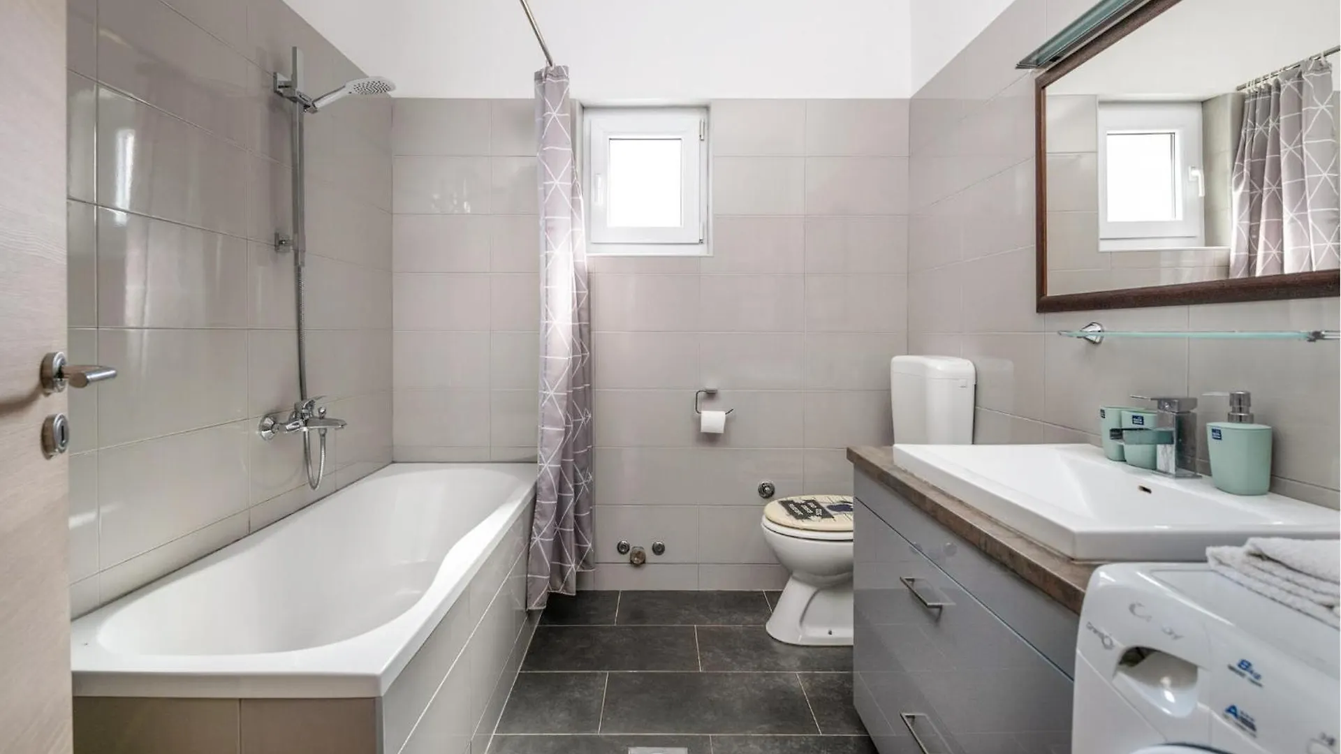 Lovely Home In Valbandon With Kitchen 0*,